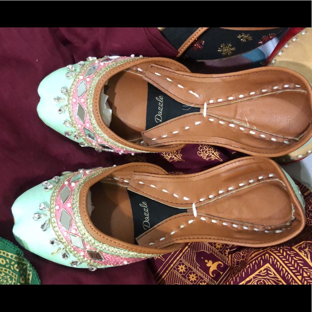 Brand new embellished comfortable cushioned juttis